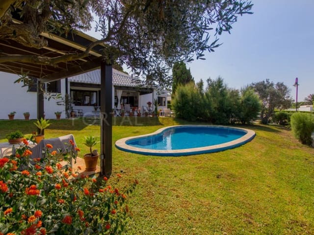 6 slaapkamer Villa te koop in Binibeca, San Luis / Sant Lluís met zwembad - € 1.350.000 (Ref: 9639392)