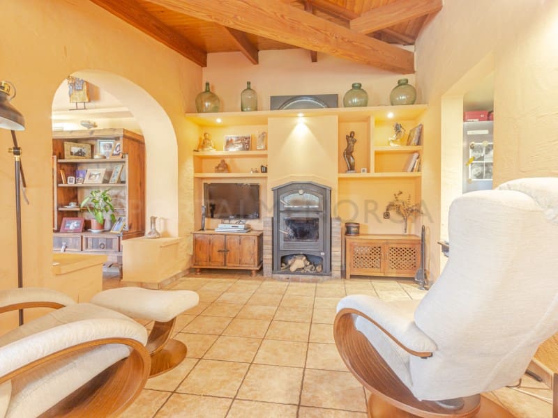 Finca/Casa Rural de 6 habitaciones en Llucmaçanes en venta con piscina - 1.450.000 € (Ref: 9639393)