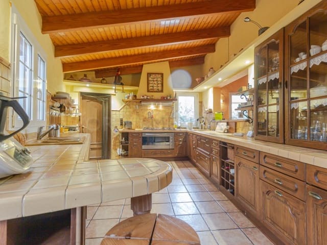 Finca/Casa Rural de 6 habitaciones en Llucmaçanes, Mahón / Maó en venta con piscina - 1.450.000 € (Ref: 9639393)