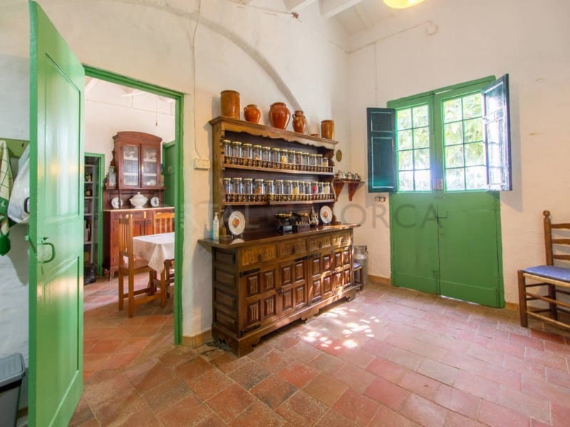 5 slaapkamer Finca/Landhuis te koop in Es Castell - € 1.950.000 (Ref: 9639395)