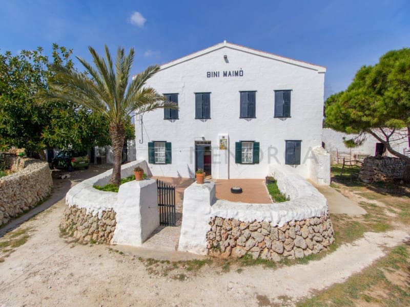 5 slaapkamer Finca/Landhuis te koop in Es Castell - € 1.950.000 (Ref: 9639395)