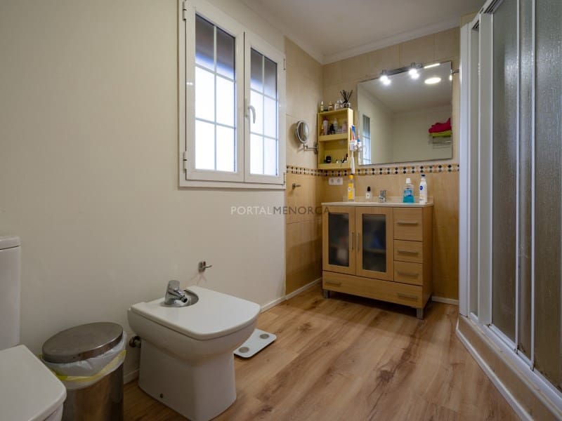 5 slaapkamer Villa te koop in Es Castell met zwembad garage - € 745.000 (Ref: 9639407)