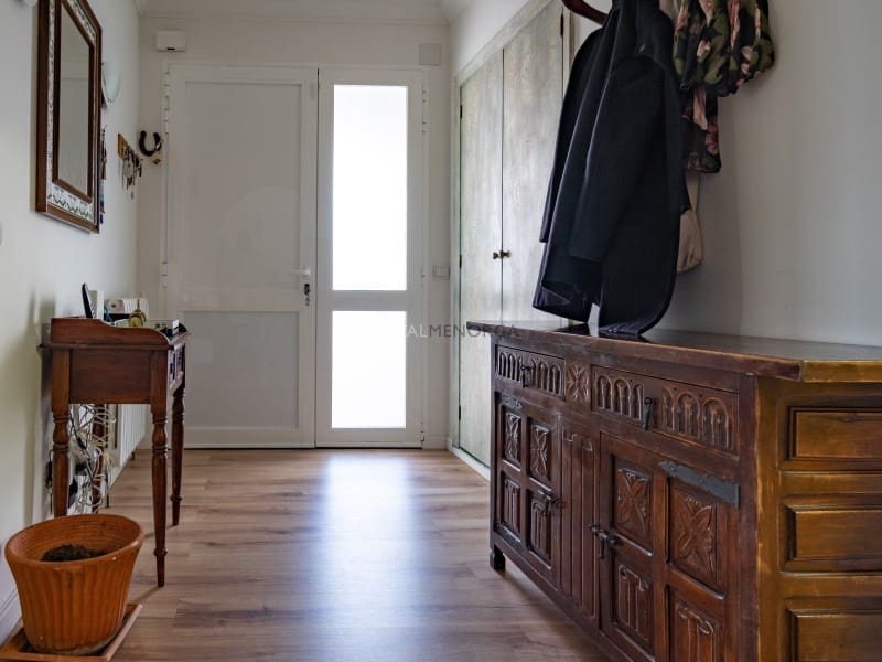 5 slaapkamer Villa te koop in Es Castell met zwembad garage - € 745.000 (Ref: 9639407)