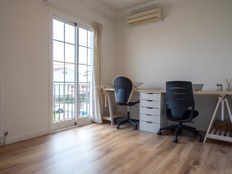 5 slaapkamer Villa te koop in Es Castell met zwembad garage - € 745.000 (Ref: 9639407)