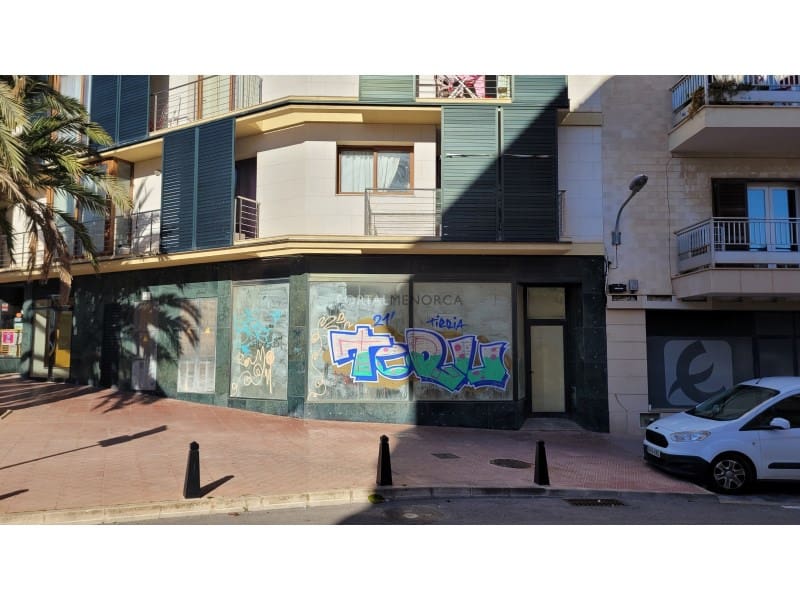 Commercial for sale in Mahon / Mao - € 275,000 (Ref: 9639413)