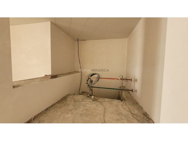 Commercial for sale in Mahón / Maó - € 275,000 (Ref: 9639413)