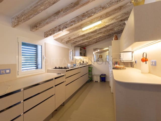 4 soveværelse Finca/Landehus til salg i Trebaluger, Es Castell - € 1.200.000 (Ref: 9639415)