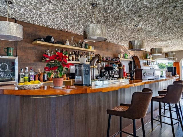 Kommersiell till salu i Biniancolla, San Luis / Sant Lluís - 1 700 000 € (Ref: 9639420)