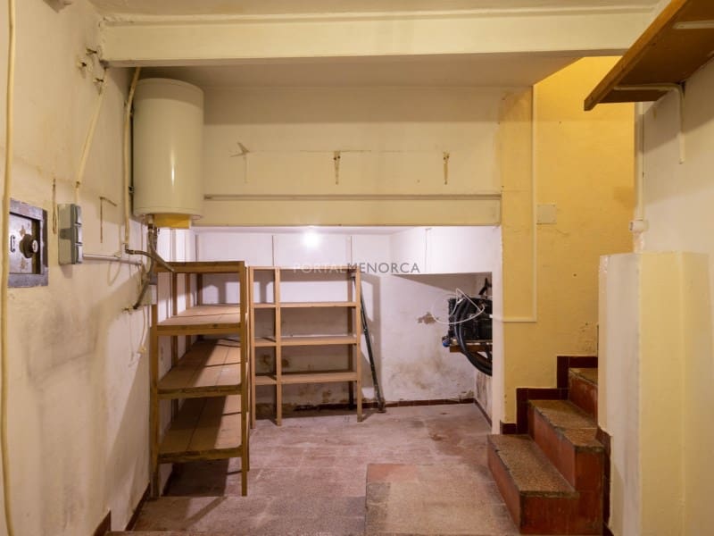 Commercial for sale in Mahon / Mao - € 295,000 (Ref: 9666369)