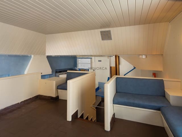 Commercial for sale in Mahón / Maó - € 295,000 (Ref: 9666369)