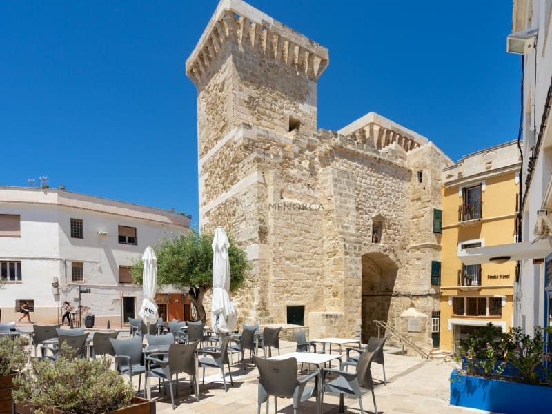 Commercial for sale in Mahon / Mao - € 295,000 (Ref: 9666369)