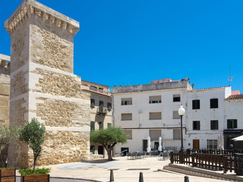 Commercial for sale in Mahon / Mao - € 295,000 (Ref: 9666369)