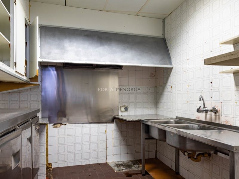 Commercial for sale in Mahon / Mao - € 295,000 (Ref: 9666369)