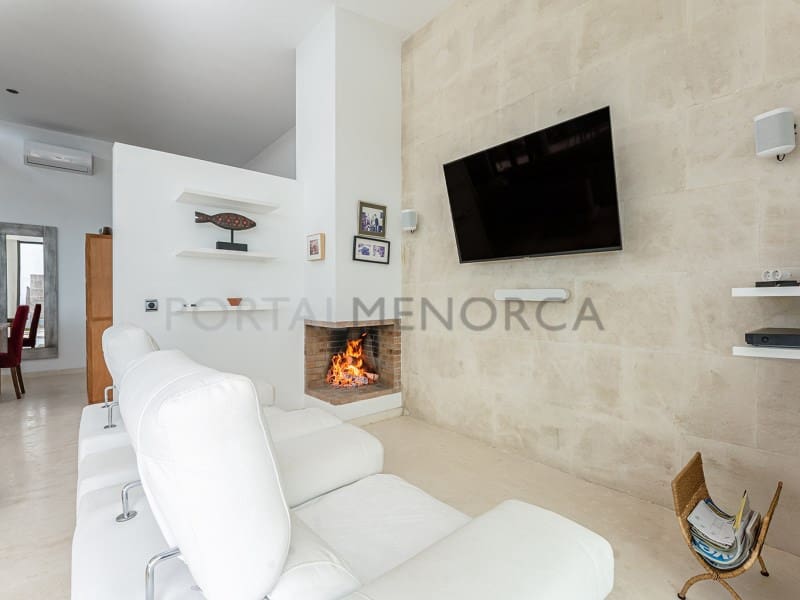 3 bedroom Villa for sale in Cala Llonga with pool garage - € 1,275,000 (Ref: 9701520)