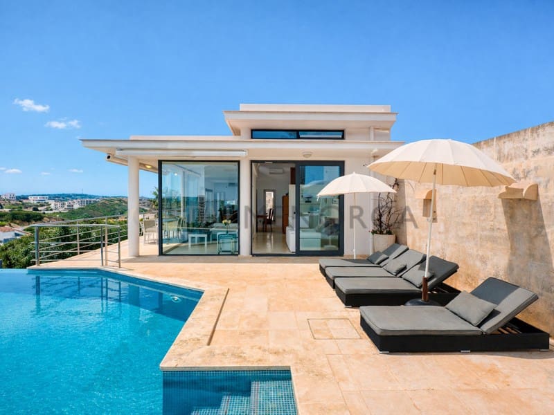 3 bedroom Villa for sale in Cala Llonga with pool garage - € 1,275,000 (Ref: 9701520)