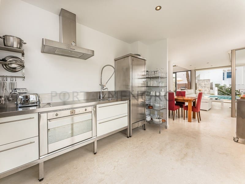 3 bedroom Villa for sale in Cala Llonga with pool garage - € 1,275,000 (Ref: 9701520)