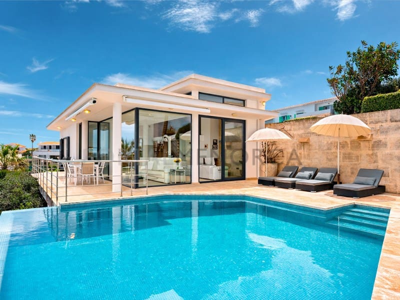 3 bedroom Villa for sale in Cala Llonga with pool garage - € 1,275,000 (Ref: 9701520)
