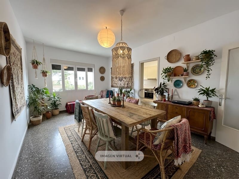 3 bedroom Flat for sale in Llucmacanes - € 450,000 (Ref: 9712077)