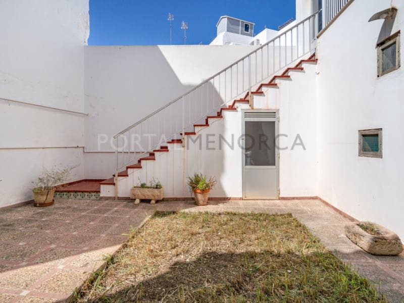 4 bedroom Townhouse for sale in Ciutadella de Menorca - € 685,000 (Ref: 9743157)