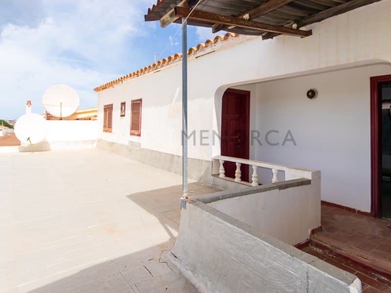 Kaupallinen myytävänä paikassa Arenal d'en Castell - 475 000 € (Ref: 9755569)