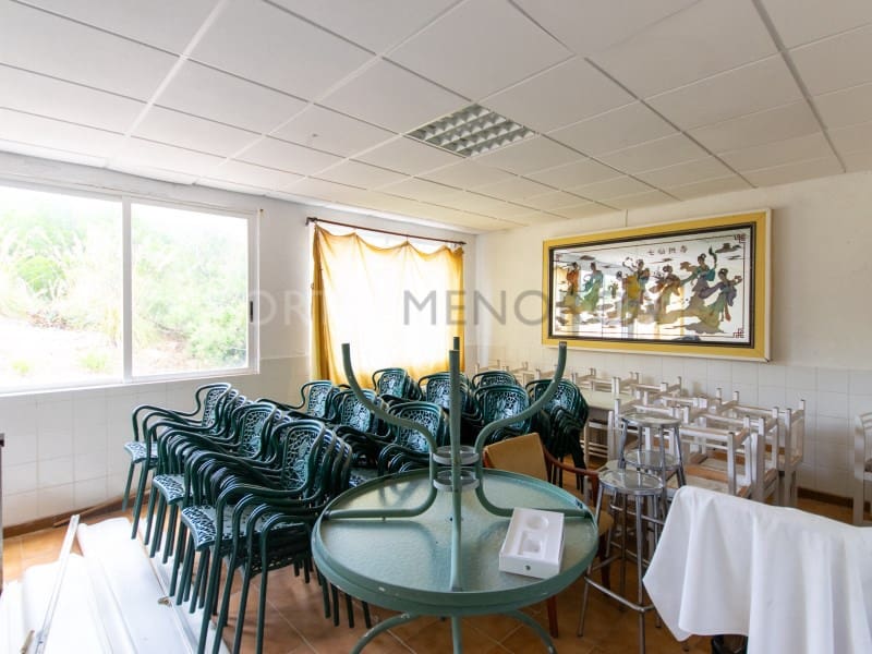 Kaupallinen myytävänä paikassa Arenal d'en Castell - 475 000 € (Ref: 9755569)