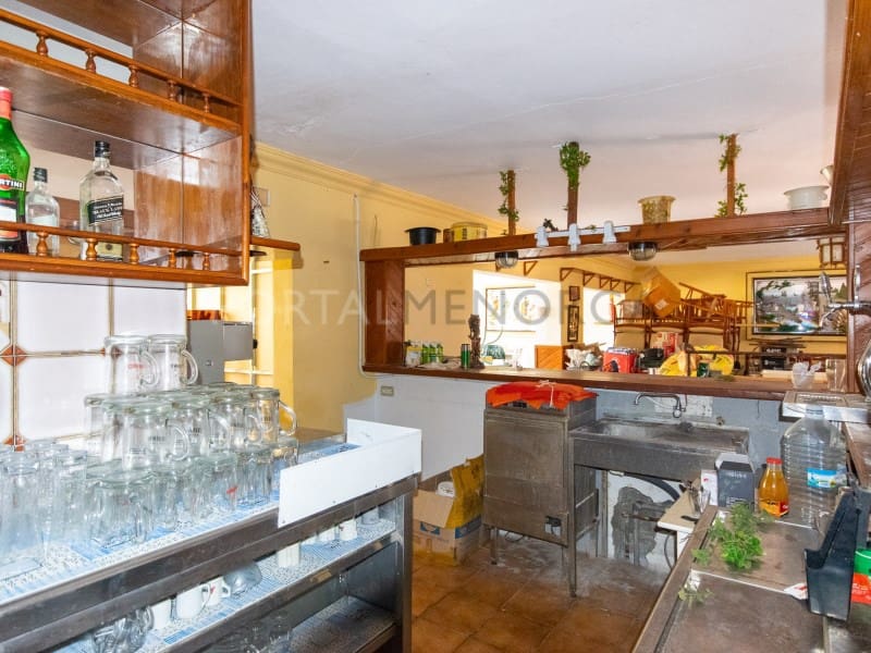 Kaupallinen myytävänä paikassa Arenal d'en Castell - 475 000 € (Ref: 9755569)