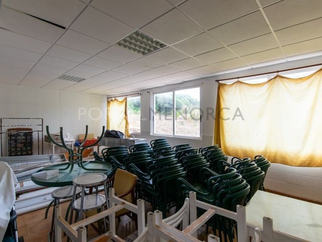 Kaupallinen myytävänä paikassa Arenal d'en Castell, Es Mercadal - 475 000 € (Ref: 9755569)