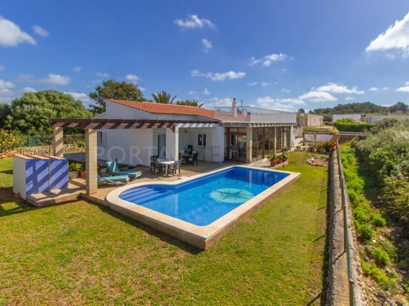 3 makuuhuone Huvila myytävänä paikassa Binidali mukana uima-altaan 
autotalli - 1 150 000 € (Ref: 9806390)