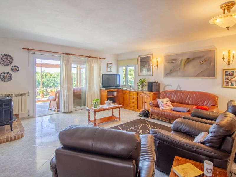 3 makuuhuone Huvila myytävänä paikassa Binidali mukana uima-altaan 
autotalli - 1 150 000 € (Ref: 9806390)