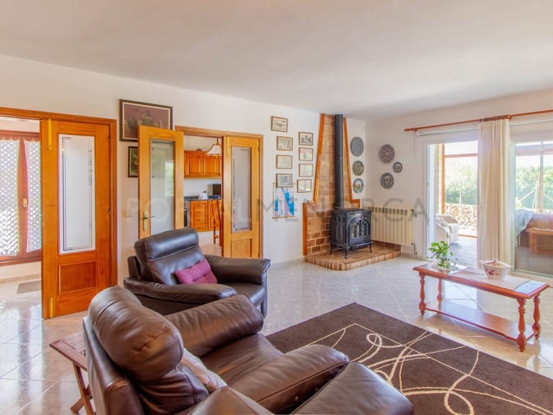 3 makuuhuone Huvila myytävänä paikassa Binidali mukana uima-altaan 
autotalli - 1 150 000 € (Ref: 9806390)