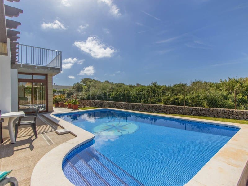 3 makuuhuone Huvila myytävänä paikassa Binidali mukana uima-altaan 
autotalli - 1 150 000 € (Ref: 9806390)