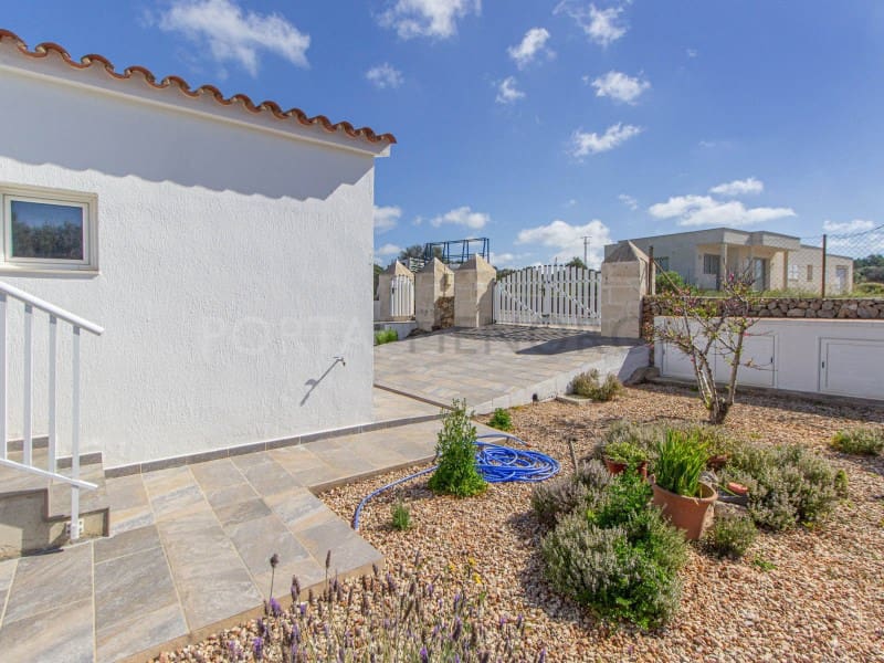 3 makuuhuone Huvila myytävänä paikassa Binidali mukana uima-altaan 
autotalli - 1 150 000 € (Ref: 9806390)