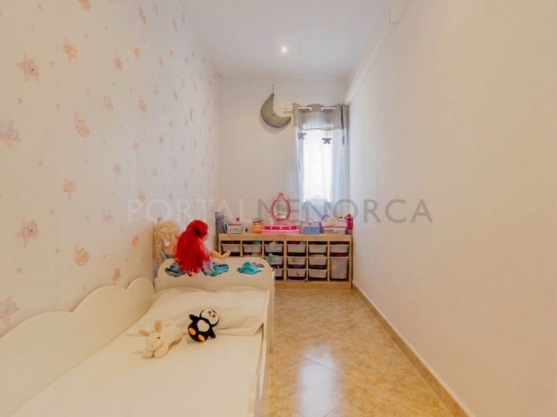Piso de 2 habitaciones en Es Castell en venta - 299.500 € (Ref: 9806391)