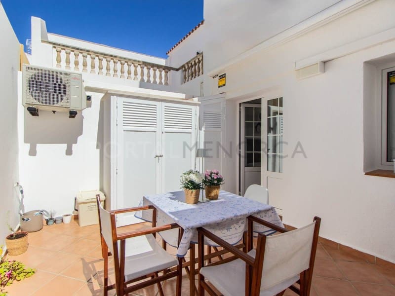 Piso de 2 habitaciones en Es Castell en venta - 299.500 € (Ref: 9806391)