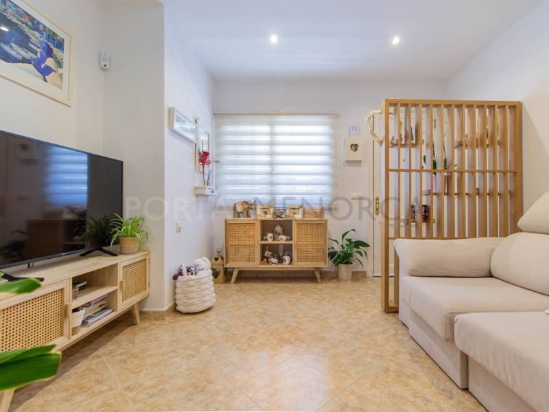Piso de 2 habitaciones en Es Castell en venta - 299.500 € (Ref: 9806391)