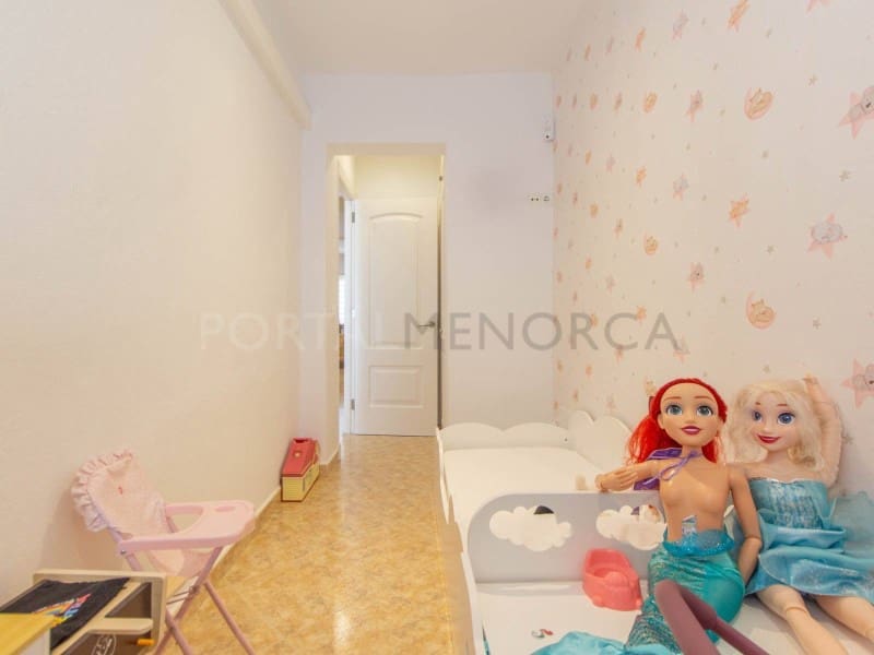 Piso de 2 habitaciones en Es Castell en venta - 299.500 € (Ref: 9806391)