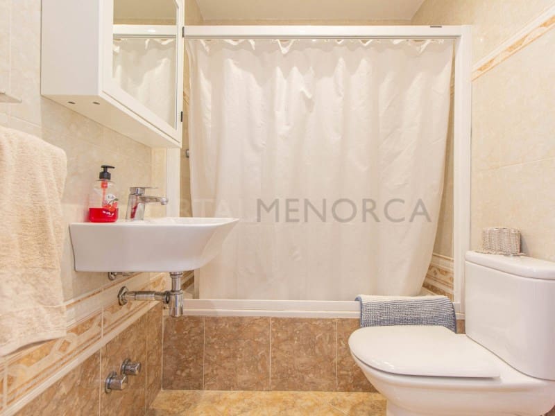 Piso de 2 habitaciones en Es Castell en venta - 299.500 € (Ref: 9806391)