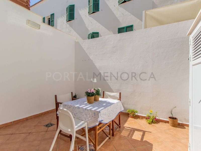 Piso de 2 habitaciones en Es Castell en venta - 299.500 € (Ref: 9806391)