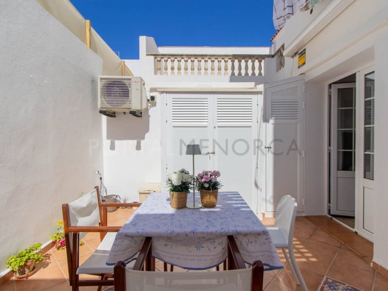 Piso de 2 habitaciones en Es Castell en venta - 299.500 € (Ref: 9806391)