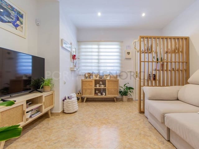 Piso de 2 habitaciones en Es Castell en venta - 299.500 € (Ref: 9806391)