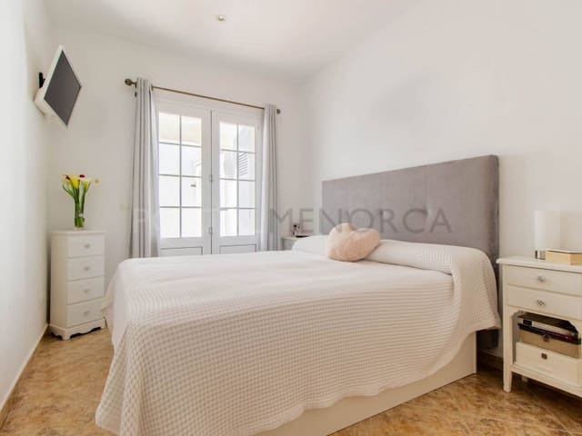 Piso de 2 habitaciones en Es Castell en venta - 299.500 € (Ref: 9806391)