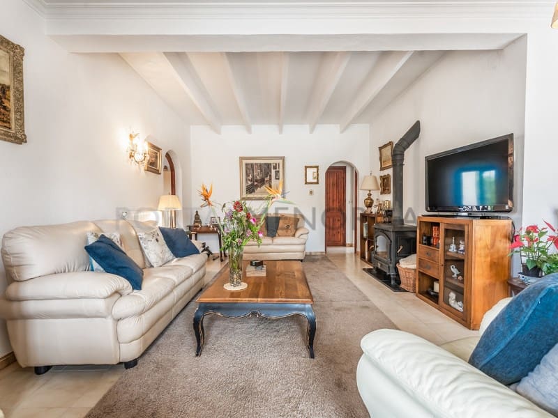 2 bedroom Villa for sale in Trebaluger with pool garage - € 699,000 (Ref: 9839358)