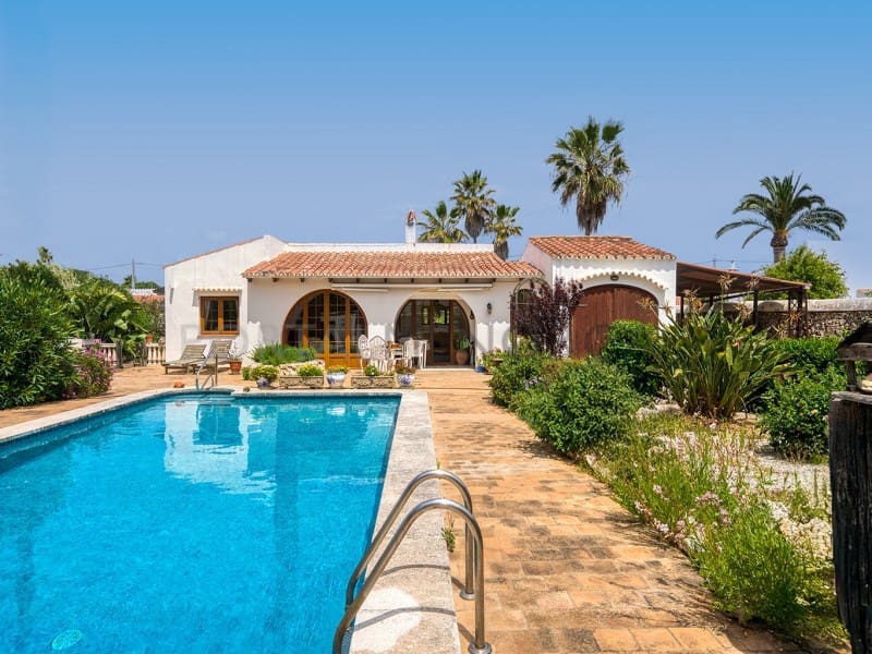 2 bedroom Villa for sale in Trebaluger with pool garage - € 699,000 (Ref: 9839358)
