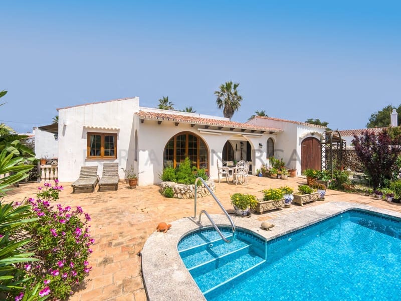 2 bedroom Villa for sale in Trebaluger with pool garage - € 699,000 (Ref: 9839358)