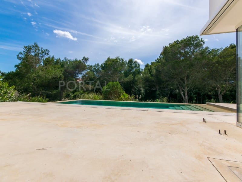 4 slaapkamer Villa te koop in Cala Llonga met zwembad - € 1.248.000 (Ref: 9859884)