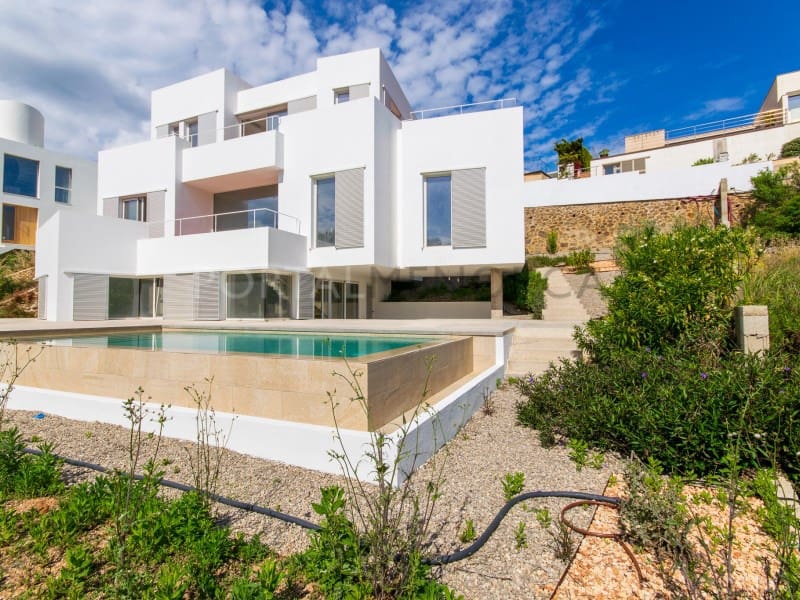 4 slaapkamer Villa te koop in Cala Llonga met zwembad - € 1.248.000 (Ref: 9859884)