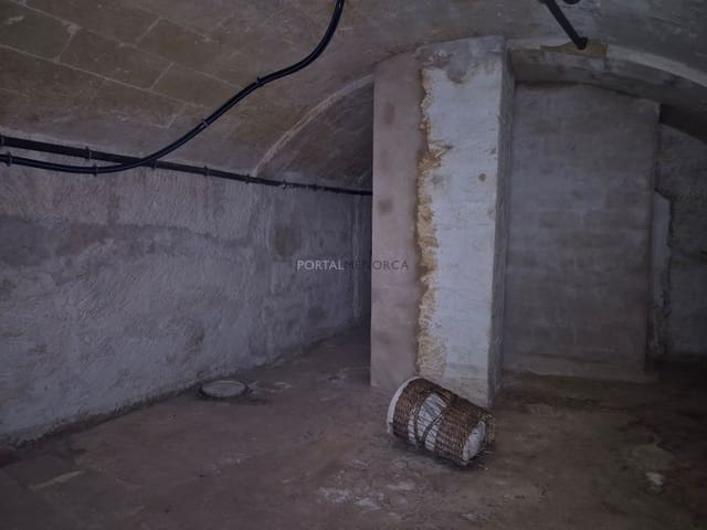 Garage for sale in Mahón / Maó - € 145,000 (Ref: 9859887)