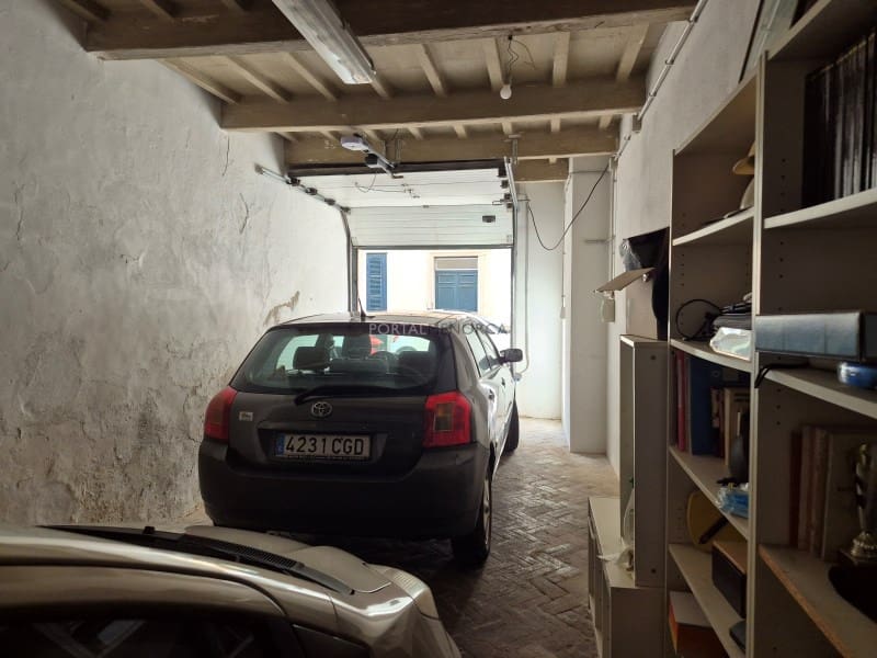 Garage for sale in Mahon / Mao - € 145,000 (Ref: 9859887)