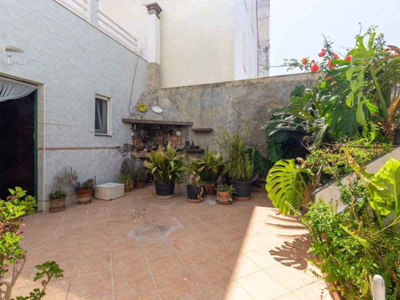 2 bedroom Townhouse for sale in Es Castell - € 399,000 (Ref: 9880791)