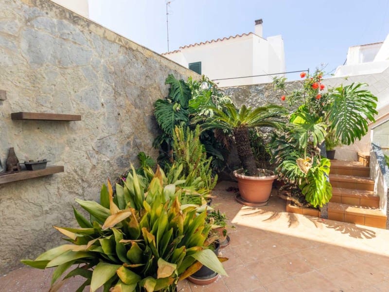 2 bedroom Townhouse for sale in Es Castell - € 399,000 (Ref: 9880791)